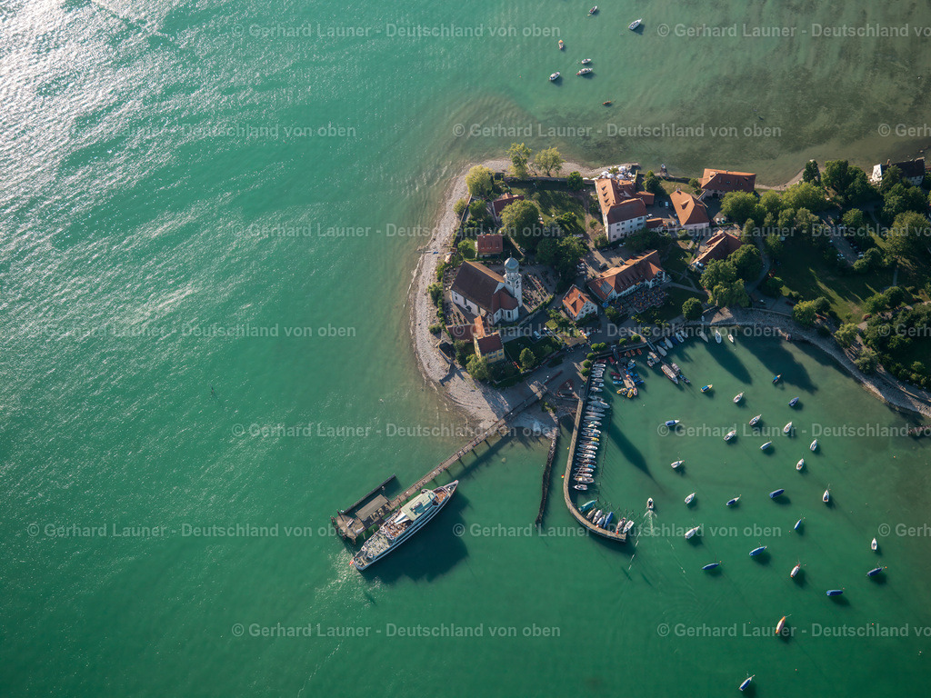 2696524 | Halbinsel Wasserburg am Bodensee, mit Hafen und Schloßhotel
