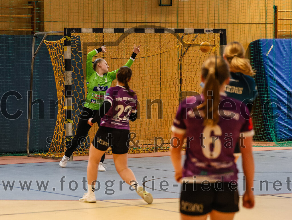 2024-03-09_081_SpVgg_Altenerding_gegen_Eintracht_Dachau-Karlsfeld | Erding, Deutschland, 09.03.2024:
Handball, Bezirksoberliga Frauen Altbayern 2023 / 2024, 17. Spieltag, SpVgg Altenerding gegen Eintracht Dachau-Karlsfeld, Endergebnis: 26:25

Torfrau Lara Kullmann (SpVgg Altenerding, #16), Johanna Taubmann (SpVgg Altenerding, #22)

Foto: Christian Riedel / fotografie-riedel.net