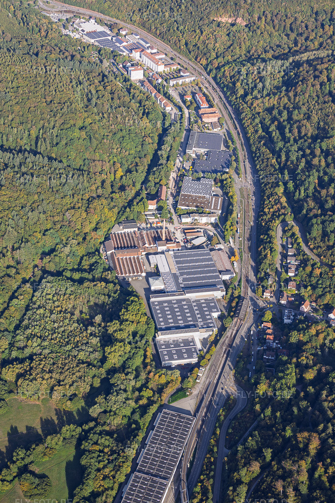 Luftbild: Gewerbegebiet Spinnerei mit trigema, ETTLIN AG in Ettlingen im Bundesland Baden-Württemberg in Deutschland. – Foto: IMG_159488.jpg vom 27.09.2026 durch Werner Riehm/FLY-FOTO.de – Auflösung des Originals: 3811 x 5716 px – trigema Bekleidung | Mode 100% Made in Germany – ETTLIN: ETTLIN Aktiengesellschaft