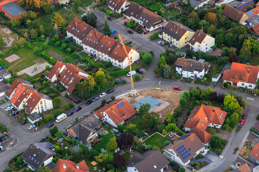 Luftbild: Baustelle eines Neubaus am Burgenring in Kandel im Bundesland Rheinland-Pfalz in Deutschland. Foto: IMG_094518.jpg vom 01.09.2016 durch Werner Riehm/FLY-FOTO.de