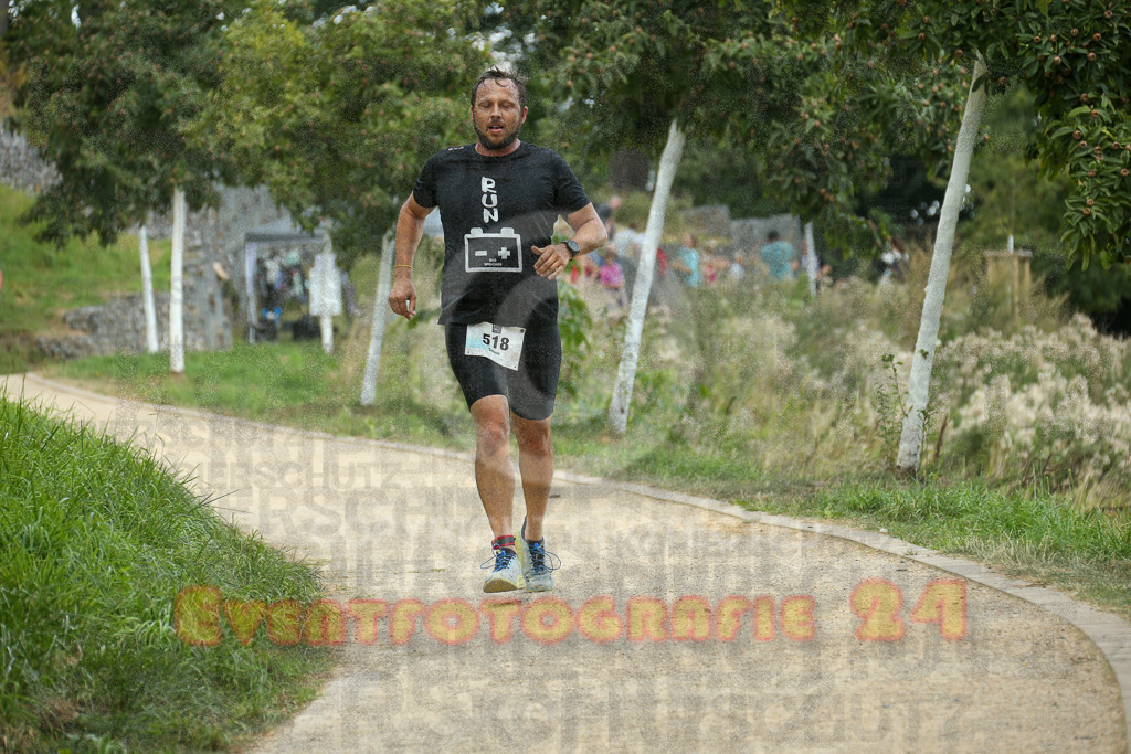 250824_1355_EX1_4260 | Sportfotografie im Rhein-Sieg Kreis, Köln, Bonn, NRW, Rheinland Pfalz, Hessen, etc. Unser Tätigkeitsfeld umfasst den Laufsport vom Volkslauf über den Marathon, Duathlon, Triathon bis zum Ultralauf wie Kölnpfad Ultra oder Schindertrail.