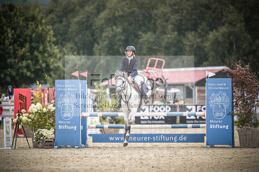 DOS_0033 | Entdecke hochwertige Reitturnierfotos von Foto Oger. Professionell, emotional und authentisch – jetzt Lieblingsmomente im Shop bestellen.Deutschlandweite Turnierfotografie. - Realisiert mit Pictrs.com