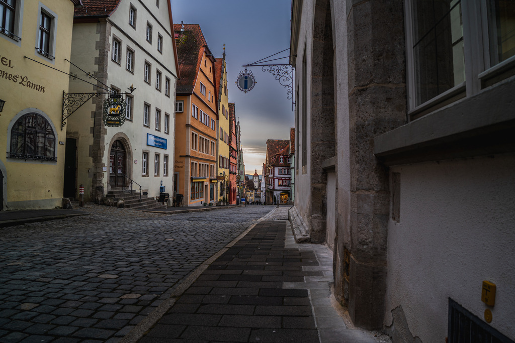 DSC07465 | Rothenburg ob der Tauber. Nur hier gibt es Exklusive und passend zur Jahreszeit Ihr Wandbild, T-Shirt, Tasse und alles was das Rothenburg Herz begehrt. - Realisiert mit Pictrs.com