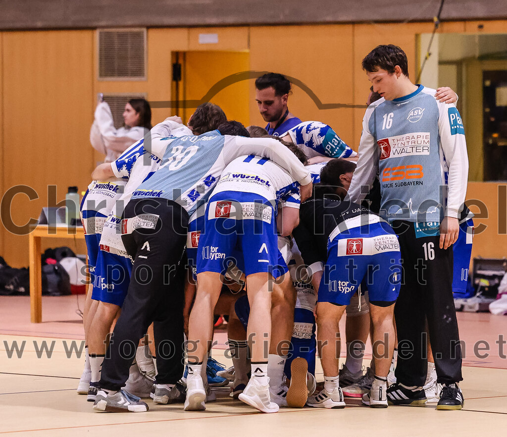 2024-11-24_008_SpVgg_Altenerding_gegen_ASV_Dachau | Erding, Deutschland, 24.11.2024:Handball, Bezirksoberliga Männer 2024 / 2025, 8. Spieltag, SpVgg Altenerding gegen ASV Dachau, Endergebnis: 30:23Torwart Valentin Hagitte (ASV Dachau, #30), David Gierke (ASV Dachau, #11), Martin Stetter (ASV Dachau, #16)Foto: Christian Riedel / fotografie-riedel.net