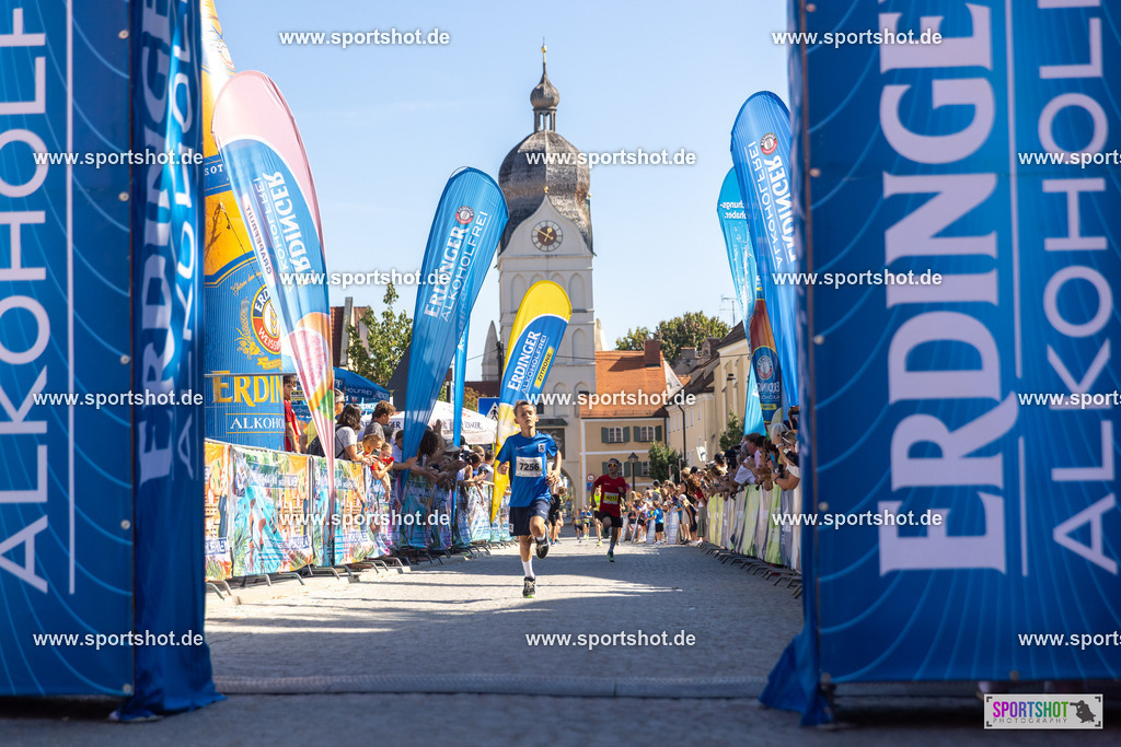 VJ__3357 | Stadtlauf Erding 2025 #stadtlauferding #erdingstadtlauf #stadtlauf_erding #laufmotivation #trisporterding #yourpictrs #sportshot_your_pictrs