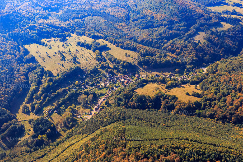 Luftbild: Ortsansicht von Nordosten in Niedersteinbach im Bundesland Bas-Rhin in Frankreich.Foto: IMG_095088.jpg vom 16.10.2016 durch Werner Riehm/FLY-FOTO.deAuflösung des Originals: 5083 x 3388 px
