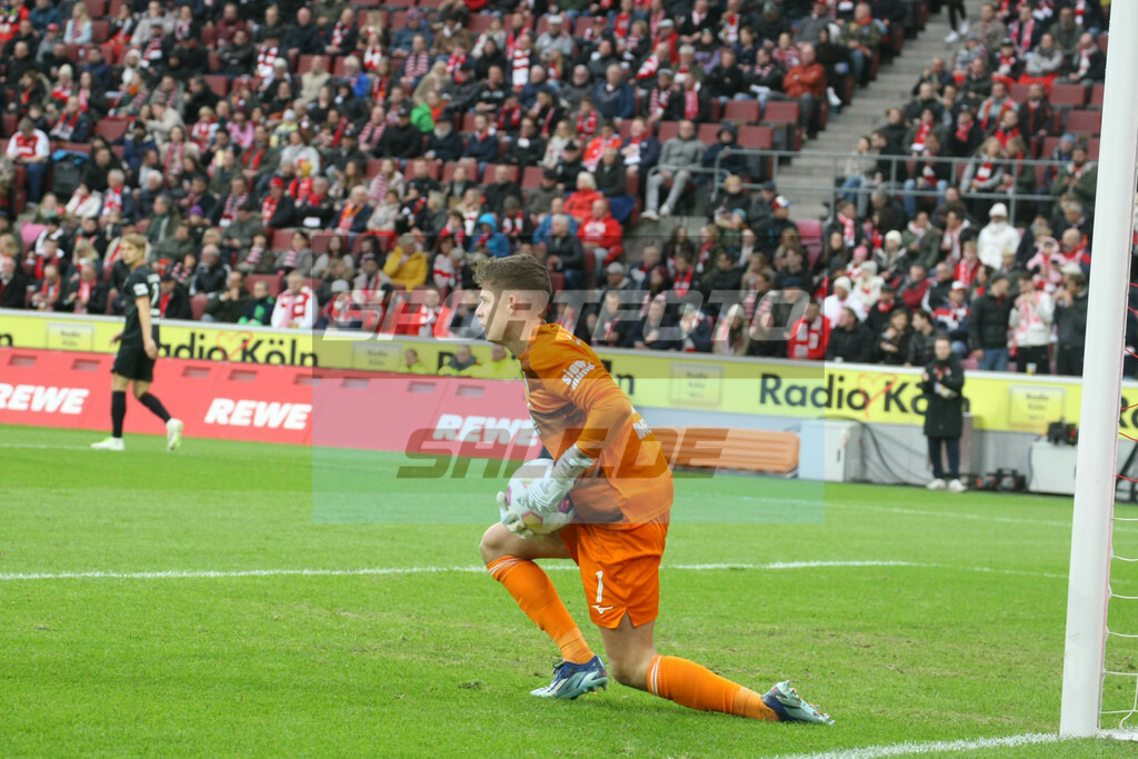 1. FC Köln - FC Augsburg | Finn Dahmen - © Sportfoto-Sale (MK) - Realisiert mit Pictrs.com