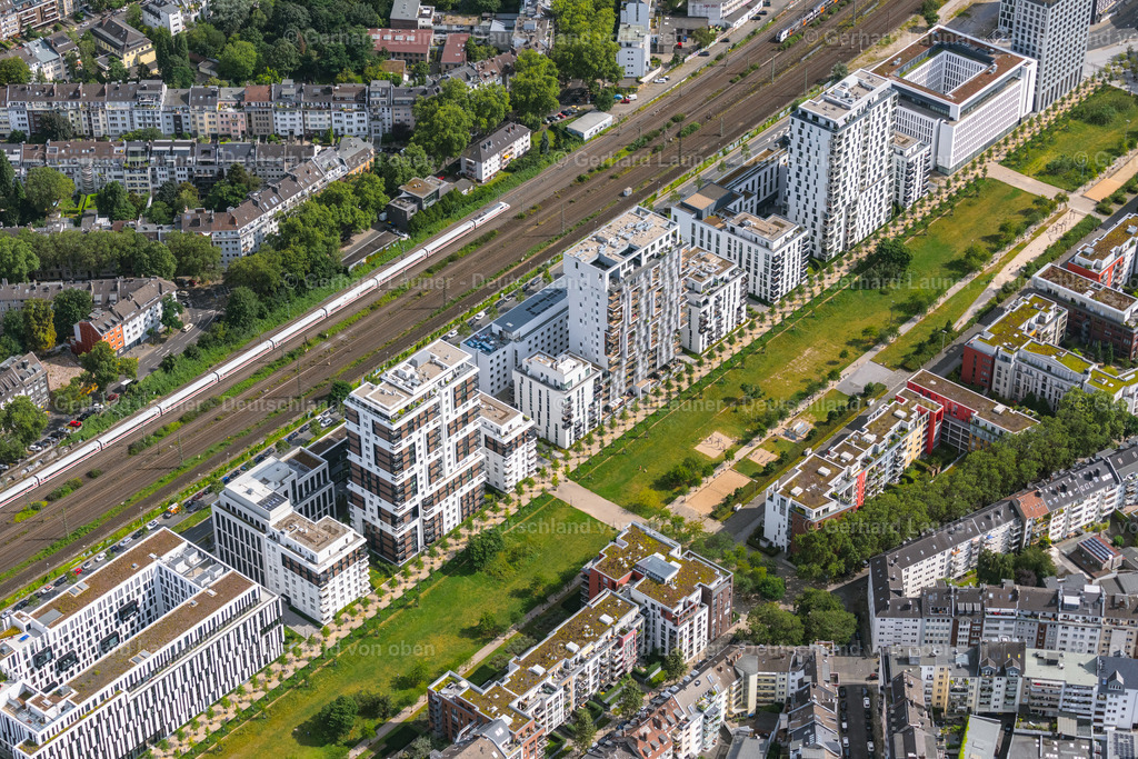 4049603 | moderne Büro-und Wohnhäuser am Berty-Albrecht-Park, Düsseldorf