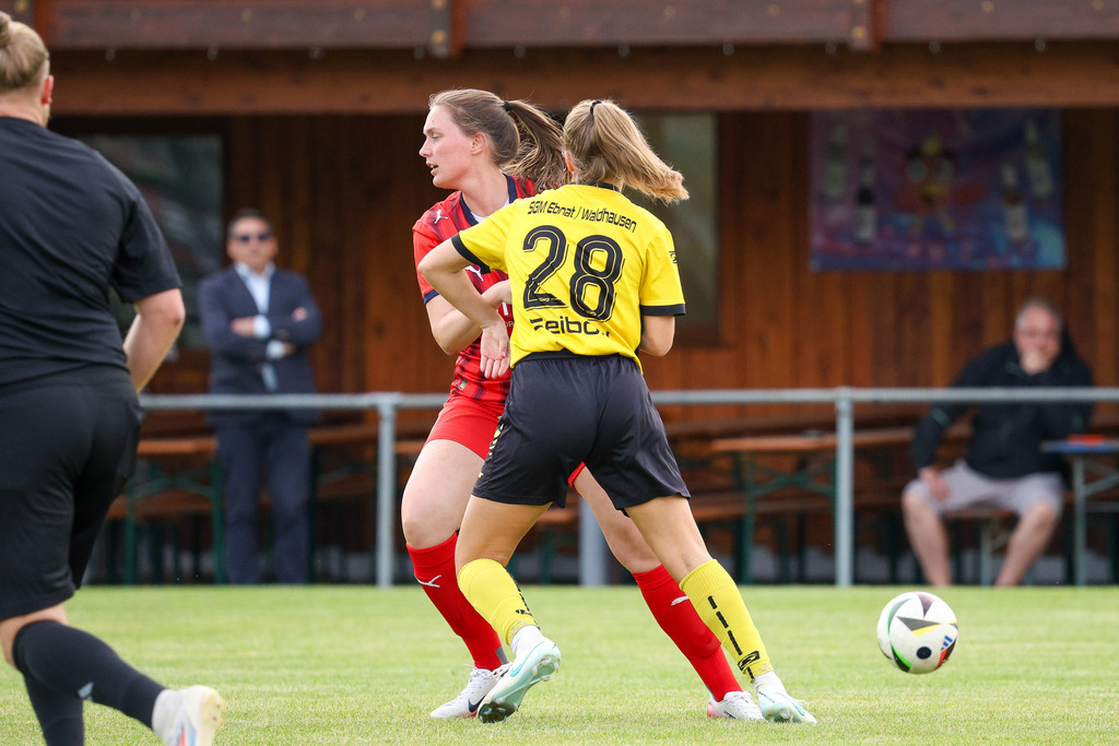 Fußball I FRAUEN I Saison 2025-2026 I Freundschaftsspiel I SGM Ebnat-Waldhausen - 1FC Heidenheim 1846 2 I_250823_3496 | Fotopresso – Sportfotografie in Heidenheim & Umgebung. Professionelle Sportfotografie für unvergessliche Momente. Dynamische Action-Shots, emotionale Szenen & hochwertige Bilder. - Realisiert mit Pictrs.com