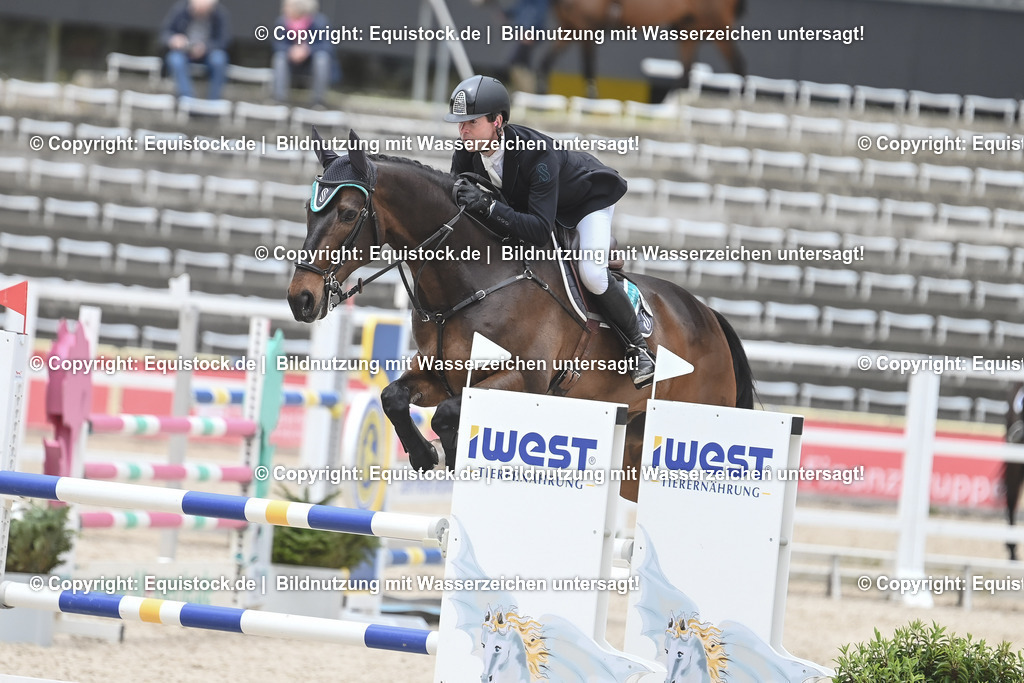 20230514_CCI4_Springen_0151 | equistock