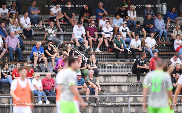 Fussball WFV-Pokal 2021/2022: FC Rottenburg - TSG Balingen | Fussball 2021/2022    27.07.2021WFV-Pokal 2. RundeFC Rottenburg - TSG BalingenZuschauer auf der Tribuene im Hohenbergstadion beim FC RottenburgFOTO: ULMER PressebildagenturxxNOxMODELxRELEASExx