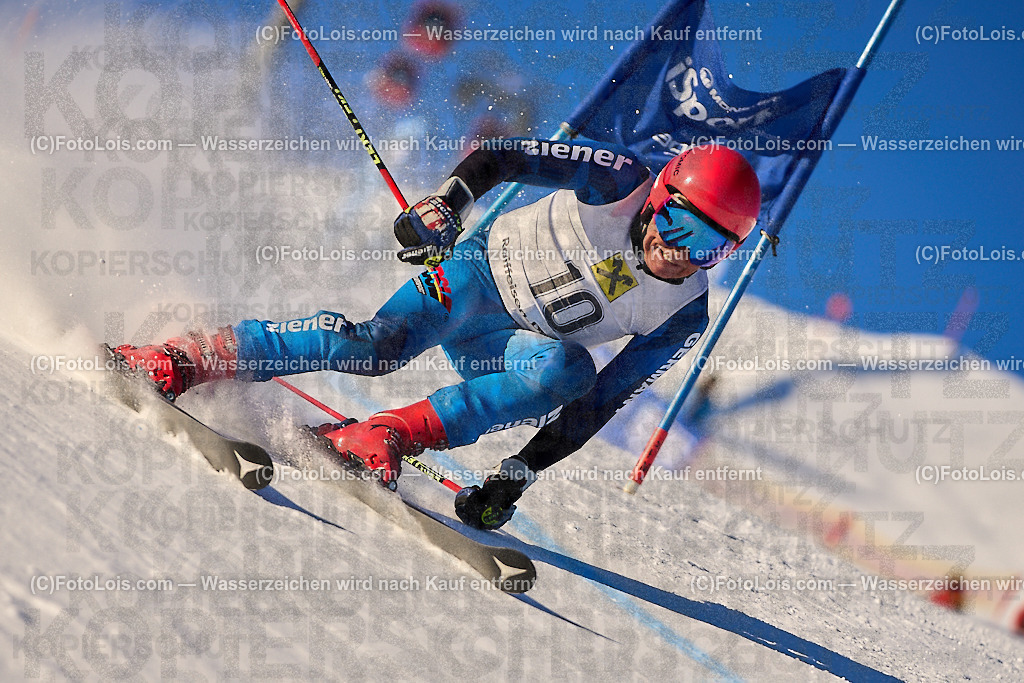 ALP2419_MASTERS-Cup_GS-B Herrn_Billing Werner | (C)FotoLois.com, Alois Spandl. FIS Masters-Cup Wildschönau, Giant Slalom auf der Piste Schatzberg GS, Siegerehrung auf dem Dorfplatz Niederau, Sa 13. Januar 2024.