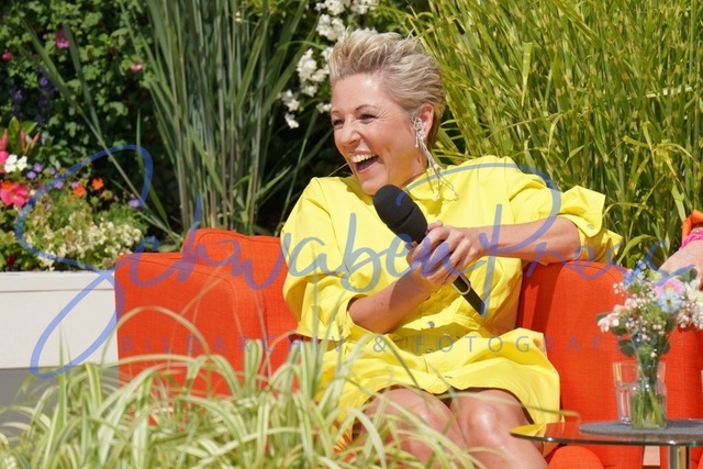 250623Ho4537 | Alexandra Hofmann - Immer wieder sonntags, Staffel 6

Ausverkauftes Haus und hochsommerliche Temperatur bei der Halbzeit Sendung von IWS, in der Veranstaltungsarena bei den Wasserwelten beim Europapark Rust. 

Deutschland, Rust, Europapark Rust, 25.06.2023