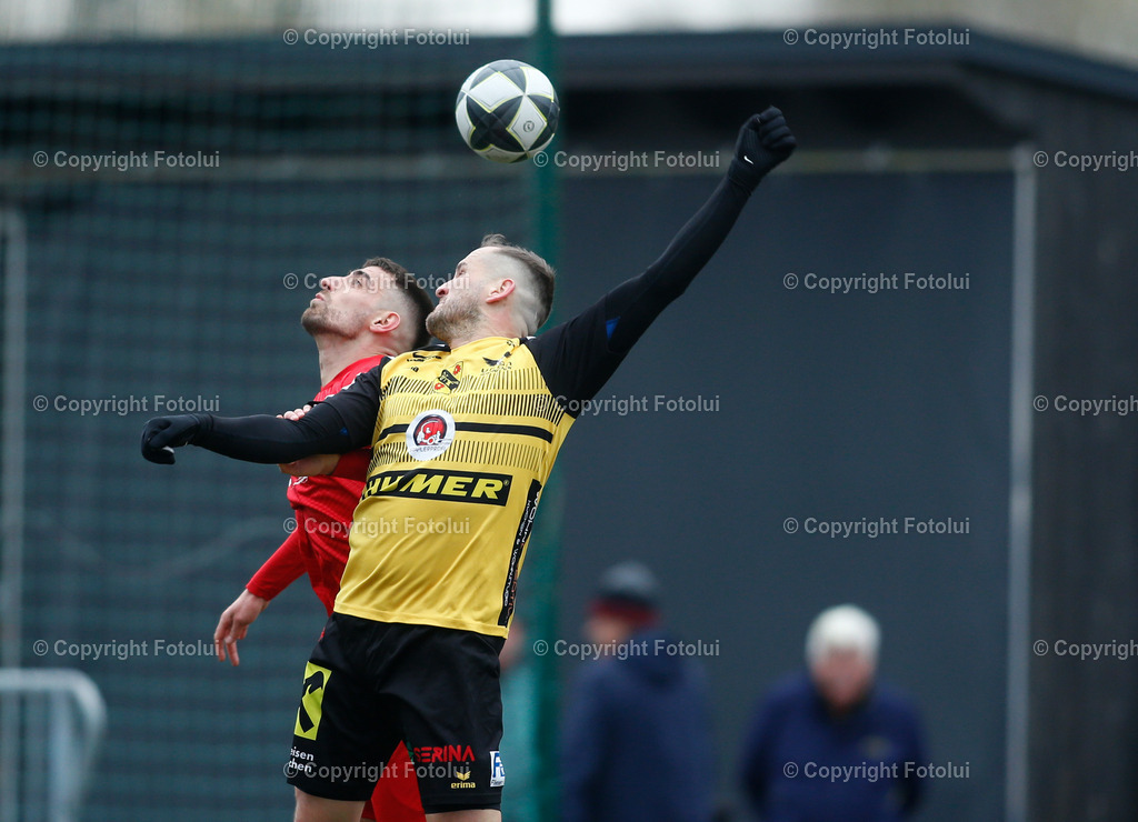A_LUI_15032025_09 | SPORT FUSSBALL LL.OST E ASKOE OEDT 1B -GUNSKIRCHEN 15.03.IM BILD : JOVAN PETROVIC  (OEDT1B) UND  MARTIN HEGEDUES (GUNSKIRCHEN)FOTO:OEDT