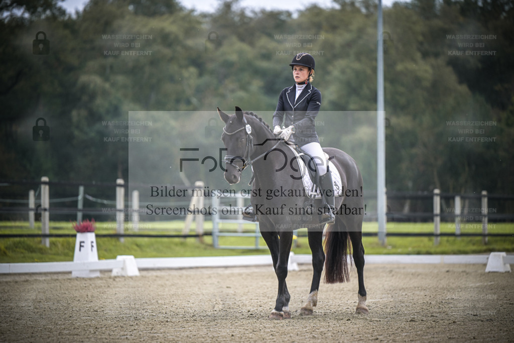 DOS_B351 | Entdecke hochwertige Reitturnierfotos von Foto Oger. Professionell, emotional und authentisch – jetzt Lieblingsmomente im Shop bestellen. - Realisiert mit Pictrs.com