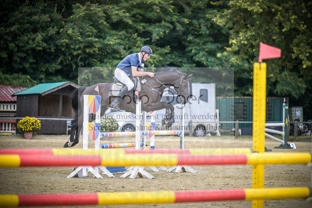 DOS_8698 | Entdecke hochwertige Reitturnierfotos von Foto Oger. Professionell, emotional und authentisch – jetzt Lieblingsmomente im Shop bestellen.Deutschlandweite Turnierfotografie. - Realisiert mit Pictrs.com