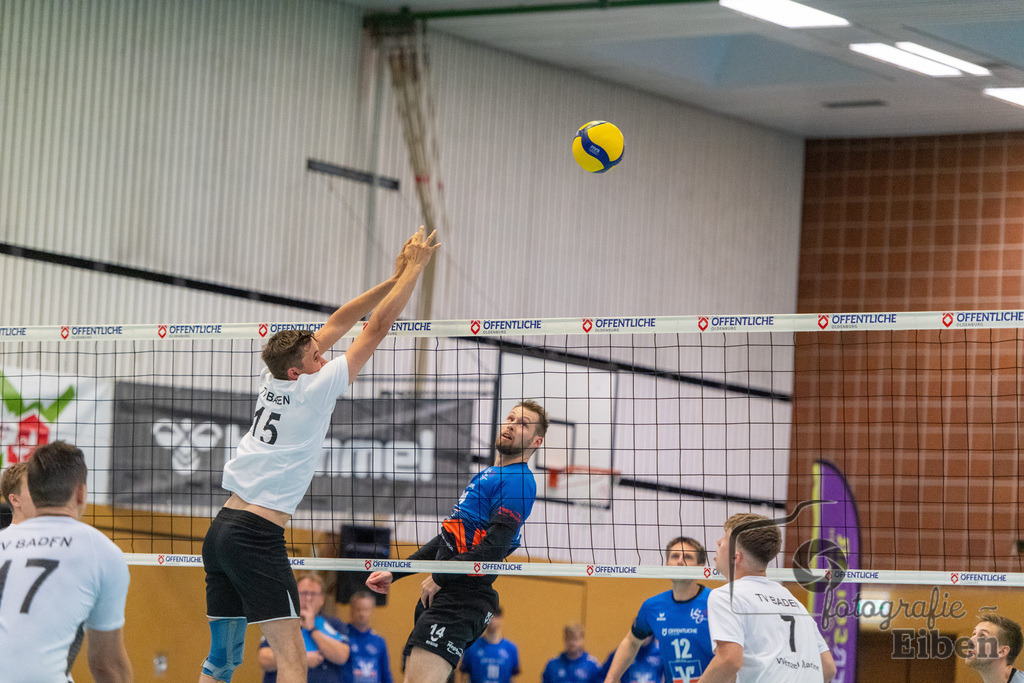 VSG Ammerland-TV Baden | Volleyball-Regionalliga; VSG Ammerland (blau)-TV Baden (weiß) am 19.10.2024; in Bad Zwischenahn (Sporthalle Schullerstraße), Photo: Philip Eiben 2024 - Realisiert mit Pictrs.com