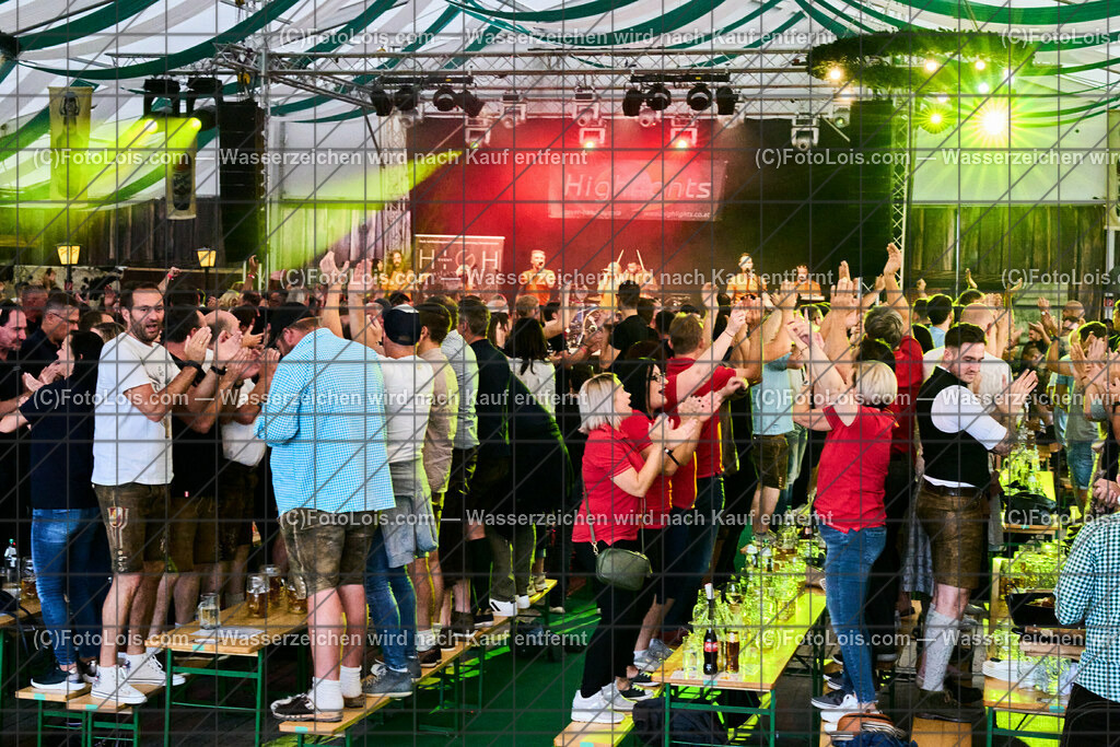 ALP5231_VOLKSFEST_Bieranstich_Musik HIGHLIGHTS | (C)FotoLois.com, Alois Spandl, BIERANSTICH im Festzelt beim WIESELBURGER VOLKSFEST mit den TSCHECHEN als Vorband und dem Auftritt von Die HIGHLIGHTS, Mi 28. Juni 2023.