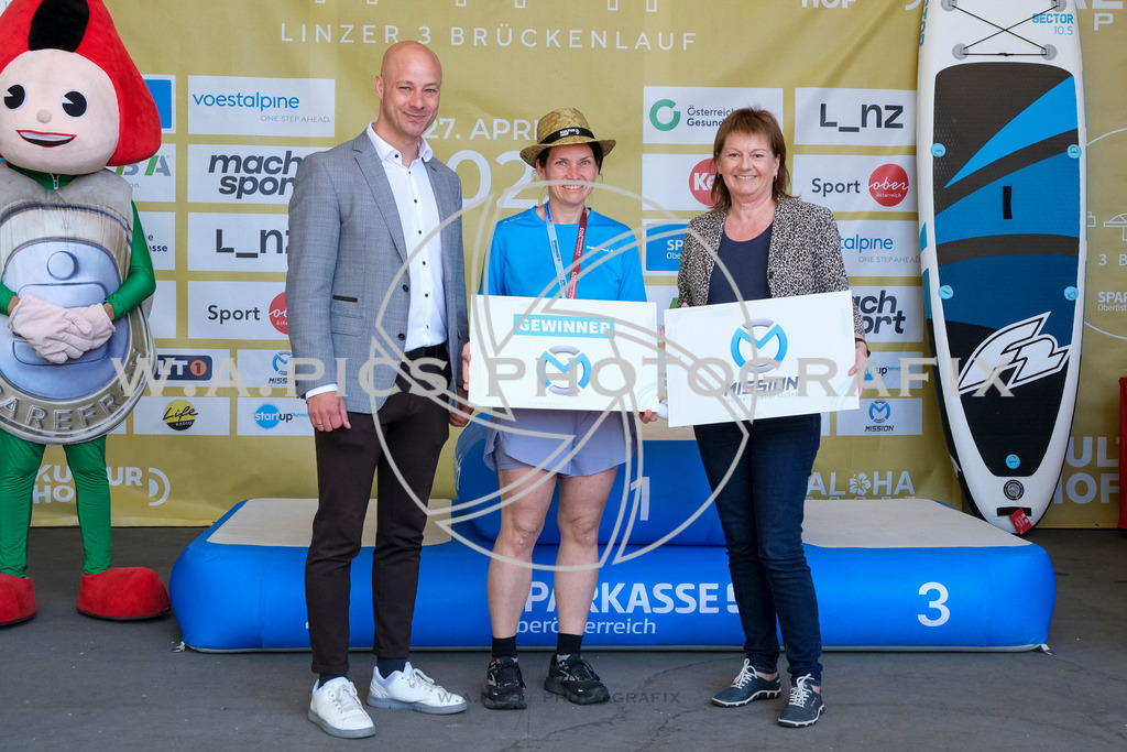 ..... | LINZ,AUSTRIA,27.April 24, Int. 3 Brückenlauf Linz  , Image shows: Photo: WAPICS / Michael ring