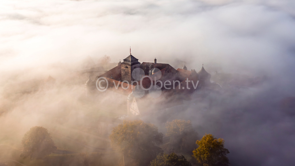 Die Festung Rosenberg im Nebel zum Sonnenaufgang 1 | Luftbilder, Drohnenbilder, Oberfranken, Bayern, Kronach, Lichtenfels, Kulmbach, Thüringen, Frankenwald, Thüringerwald - Realisiert mit Pictrs.com