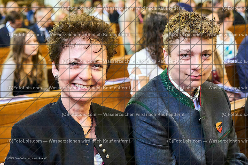 ALP2189_Pfarrfirmung Wieselburg | (C)FotoLois.com, Alois Spandl, Pfarrfirmung in Wieselburg mit Firmspender Eduard Gruber (ehemaliger Generalvikar der Diözese St. Pölten), Sa 3. Juni 2023.