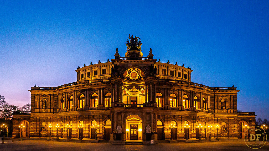 1.2-20250410-9607-L-SemOp-Entre | Geschenke, Wandbilder und Accessoires mit Motiven aus Dresden und anderen schönen Orten zur Verschönerung Deines zu Hauses und zum verschenken gewünscht? Wähle Deine Lieblingsbild auf dem Produkt Deiner Wahl. 
