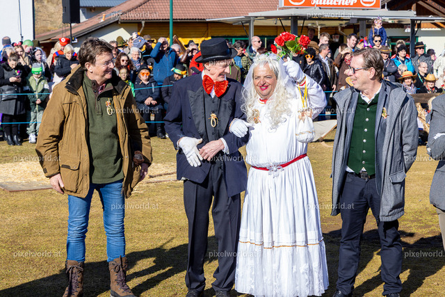 Bärentreiben in Steuerberg | Bildershop von pixelworld.at - Realisiert mit Pictrs.com