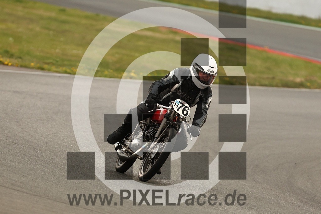 0h76-20260418_04111 | Schöne Erinnerungen an spannende Momente - das festzuhalten ist unser Job. PIXELrace.de ist seit 2003 auf den Rennstrecken Europas unterwegs um die Action draußen beim Fahren und die wunderbare Stimmung imm Fahrerlager für euch einzufangen.