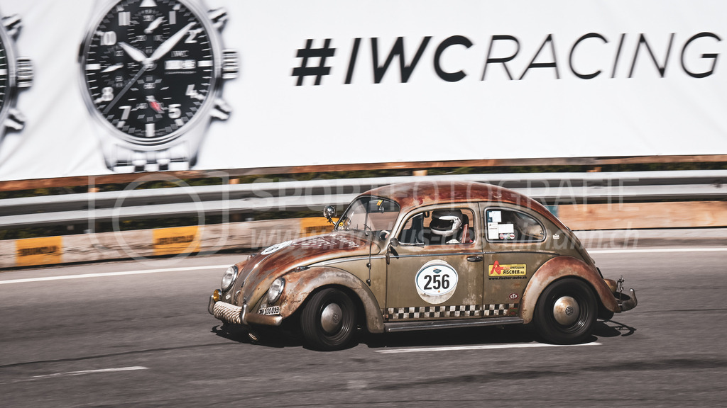 19. Arosa ClassicCar 2023 - 1. September 2023 | 19. Arosa ClassicCar 2023
Arosa, Schweiz
Frank André aus Tann mit der Startnummer 256 in einem VW Käfer 11 Deluxe, Jahrgang 1960, in der Klasse Classic Trophy.
@arosaclassiccar, @arosa.official, #arosaclassiccar, #arosa, #76curves, #classiccar
Bild: Sportfotografie Markus Aeschimann | www.markus-aeschimann.ch - Realisiert mit Pictrs.com