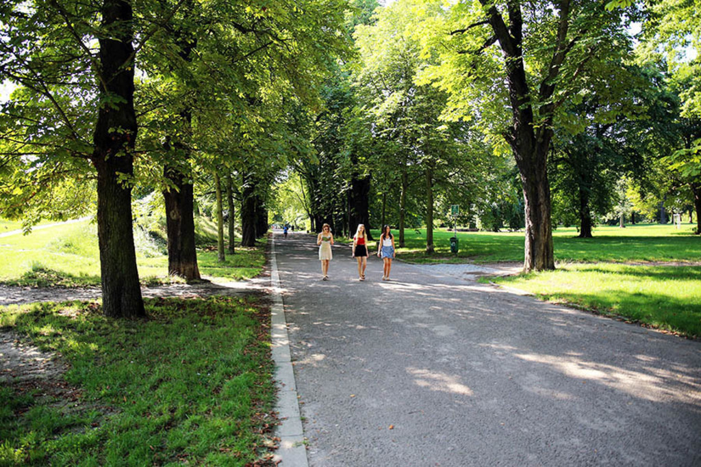 Foto: Leipzig - Friedenspark | Das Team hinter BILDLEXIKON LEIPZIG bündelt historische wie aktuelle Informationen über die Stadt Leipzig in Text und Bild auf einer Plattform und stellt diese der interessierten Öffentlichkeit zur Verfügung.
