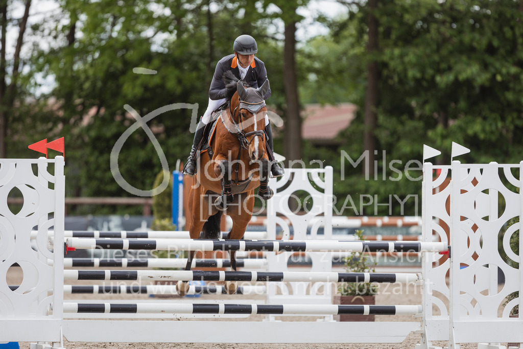 250506_Mühlen_SprPf-L1-310 | Deine schönsten Turniermomente als professionelle Fotos! Entdecke hochwertige Pferdesport-Fotografie im Online-Shop. Jetzt Fotos finden & bestellen!