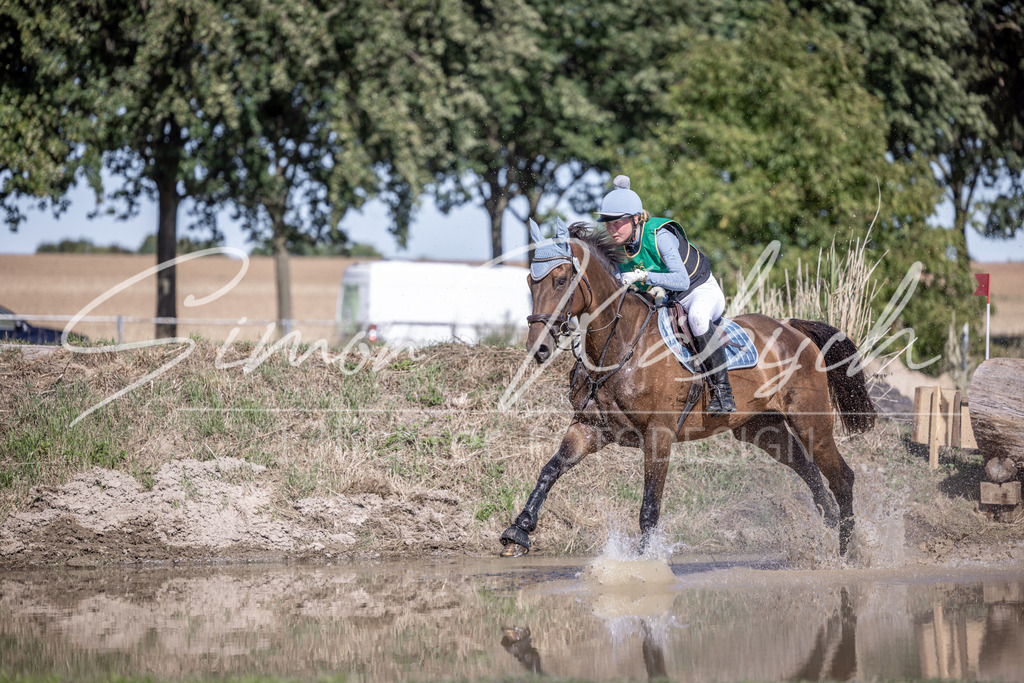 20260906-_3LI5071 | Tierfotografie Pferde, Hunde, Katzen, Haustiere.
Turnierfotografie Reitturniere, Reiten, Springreiten, Dressur in Hanau, dem Main-Kinzig-Kreis und dem Rhein-Main- Gebiet um Frankfurt