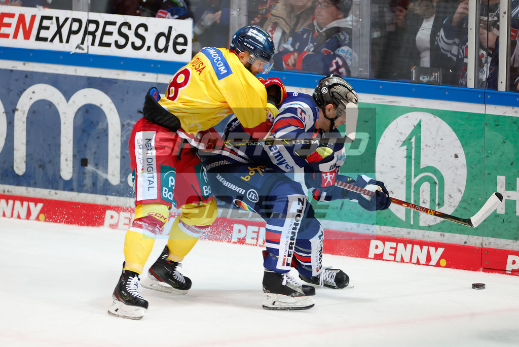 Iserlohn Roosters - Duesseldorfer EG | 
DEL: Iserlohn Roosters - Duesseldorfer EG - Realisiert mit Pictrs.com