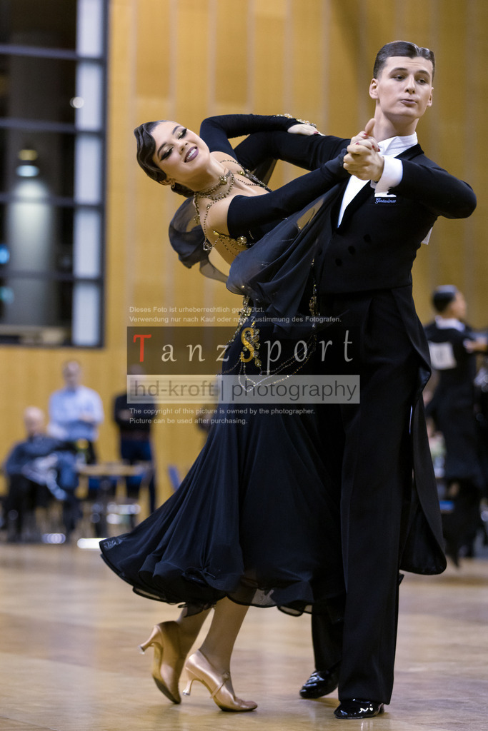 20241102_DM_HGR_Std_10316 | Tanzsportbilder, Standardtanz, Lateintanz, WDSF, DTV, LTVB, dancecomp, goc, hessen tanzt, blaues band der spree, walzer, tango, wiener walzer, slowfox, quickstepp, samba, rumba, cha-cha-cha, paso doble. jive, hd-kroft photography, turniertanzsport