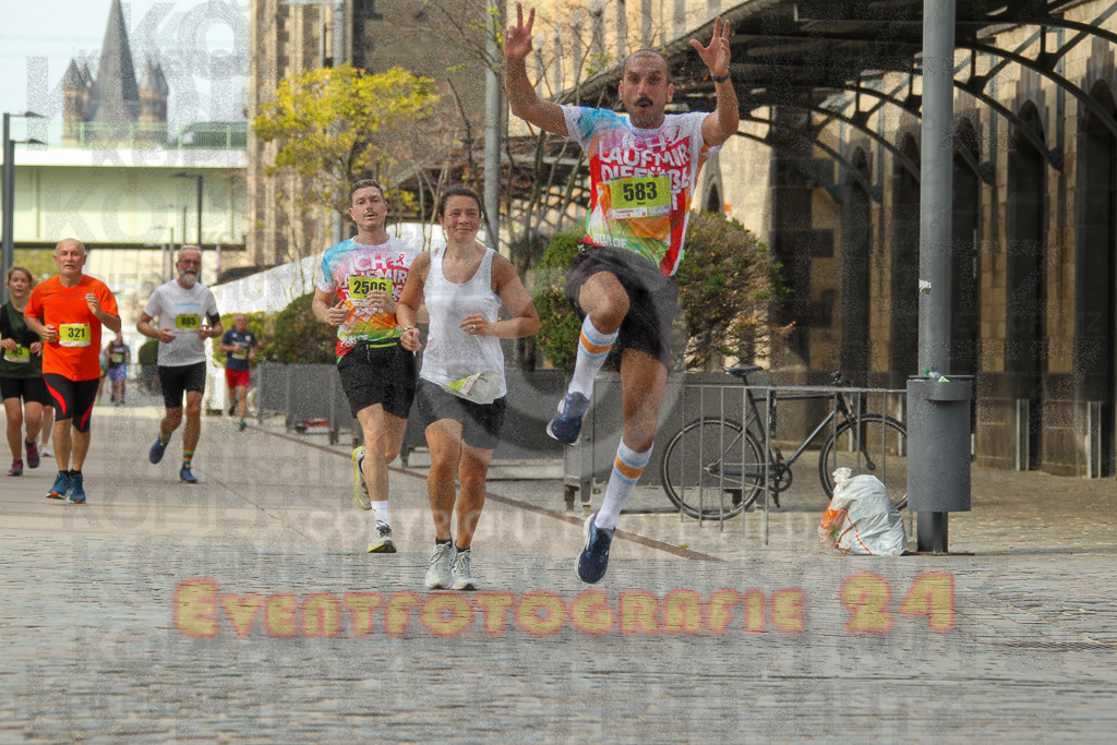 250920_1521_EV4_8567 | Sportfotografie im Rhein-Sieg Kreis, Köln, Bonn, NRW, Rheinland Pfalz, Hessen, etc. Unser Tätigkeitsfeld umfasst den Laufsport vom Volkslauf über den Marathon, Duathlon, Triathon bis zum Ultralauf wie Kölnpfad Ultra oder Schindertrail.