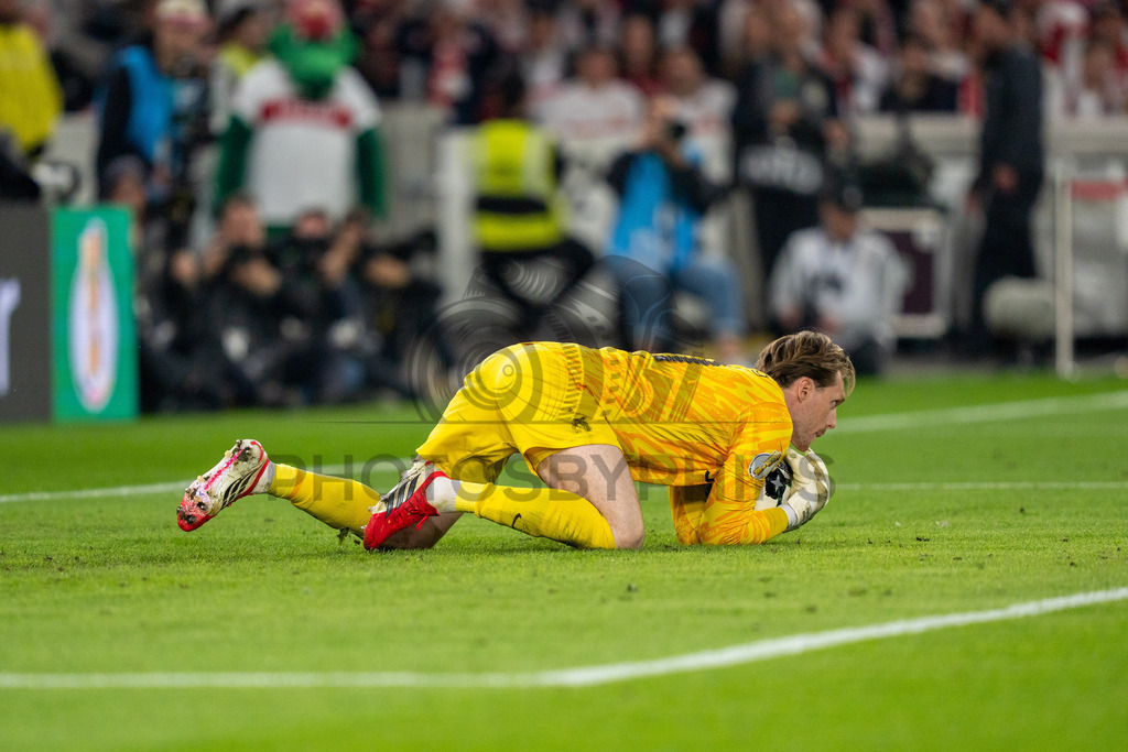 VfB Stuttgart vs. SC Freiburg, Fussball, DFB-Pokal, Halbfinale, 23.04.2026 | Florian Mueller (SC Freiburg, #21),VfB Stuttgart vs. SC Freiburg, Fussball, DFB-Pokal, Halbfinale, 23.04.2026DFB regulations prohibit any use of photographs as image sequences and/or quasi-video