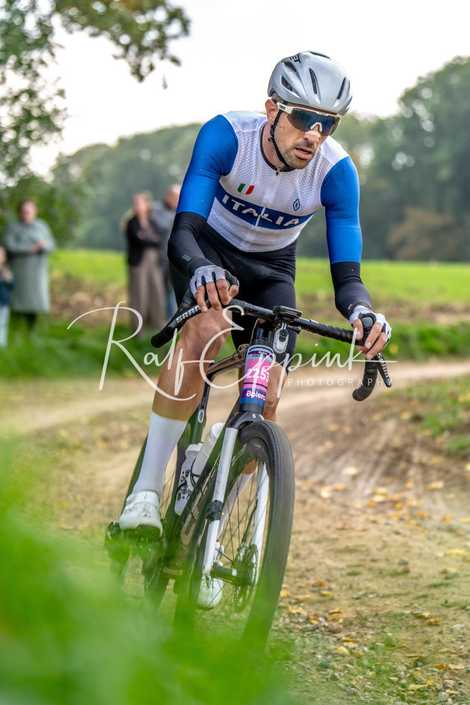 Ralf Eppink Photography 20251012_DSC03264 | Sportfotografie, Eventfotografie, Porträtfotografie, Radsport Fotograf, Triathlon Fotograf, Düsseldorf Fotograf, Köln Fotograf, Actionfotografie, Teamfotografie, Peoplefotografie, Business Portraits, Veranstaltungsfotografie, Reportagefotografie - Realisiert mit Pictrs.com