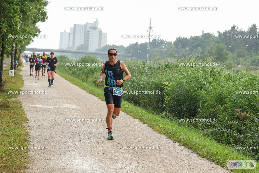 LUR_1428 | 34. M-net Erlanger Triathlon 2025 #erlangertriathlon  #mnettriathlon2025 #mnettriathlon #team #olympischedistanz #mitteldistanz #triathlon #maindonaukanal  #erlangertriathlon2025 #yourpictrs #tv1848 #tv1848erlangen  #triathlonbayern #sportinerlangen #demsportverbunden #sportshot_your_pictrs Copyright: www.sportshot.de