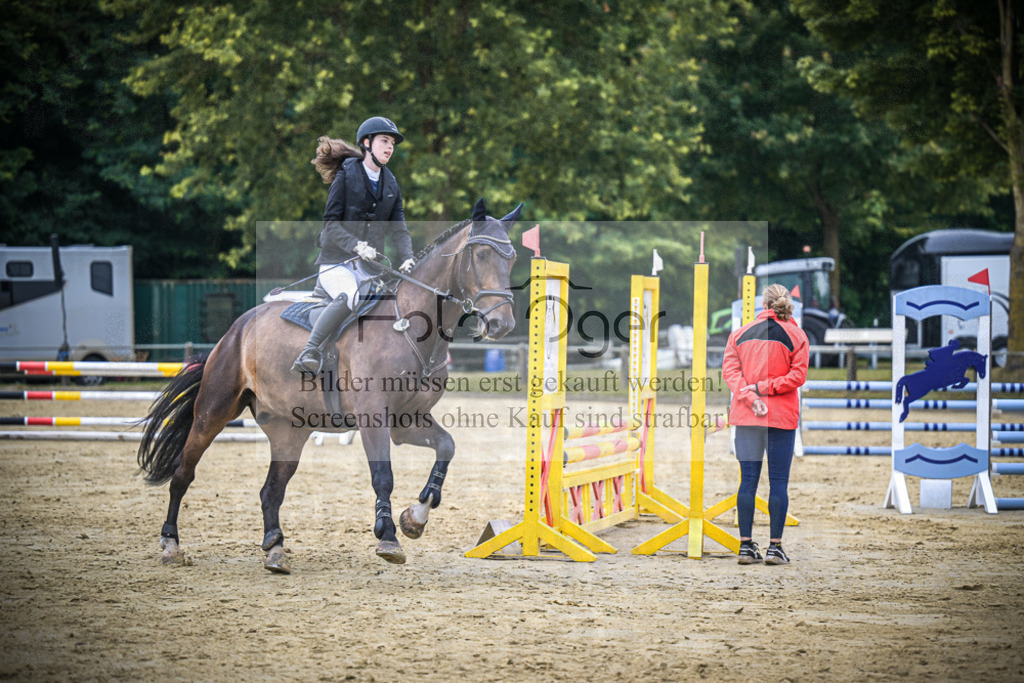 DOS_2043 | Entdecke hochwertige Reitturnierfotos von Foto Oger. Professionell, emotional und authentisch – jetzt Lieblingsmomente im Shop bestellen.Deutschlandweite Turnierfotografie. - Realisiert mit Pictrs.com