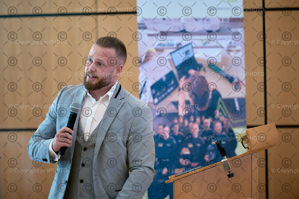 042_202509_EmployerBranding_NZ6_9788 | proPHOTO - Realisiert mit Pictrs.com