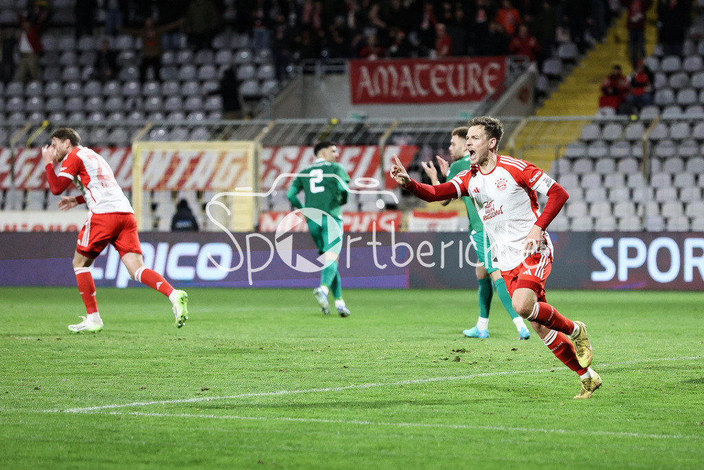 FC Bayern Amateure - SpVgg Greuther Fürth II | der nicht gegebene Ausgleich durch Timo KERN (FCB #10) / Abseits / aerger