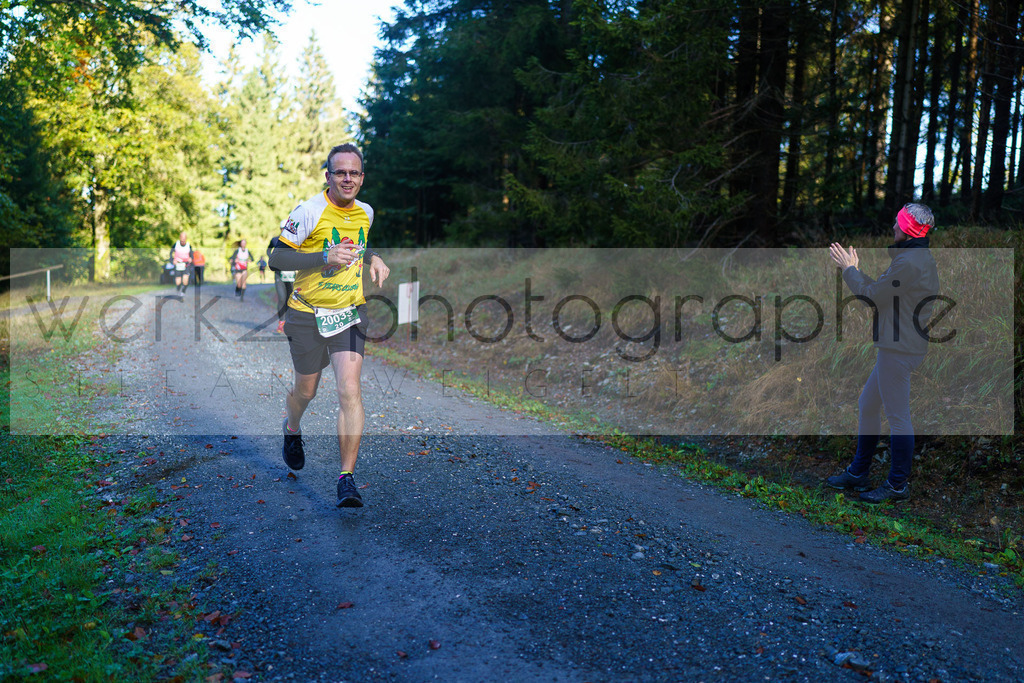 Herbstlauf 2024 | Rennsteig-Herbstlauf von Neuhaus am Rennweg nach Masserberg am 6. Oktober 2024