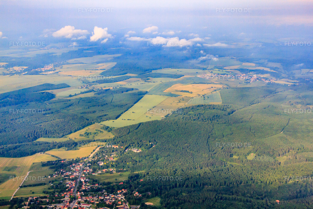 Luftbild: Ortsansicht von Nordosten im Ortsteil Friedrichsbrunn in Thale im Bundesland Sachsen-Anhalt in Deutschland. Foto: IMG_58169.jpg vom 28.06.2013 durch Werner Riehm/FLY-FOTO.deAuflösung des Originals: 4752 x 3168 px