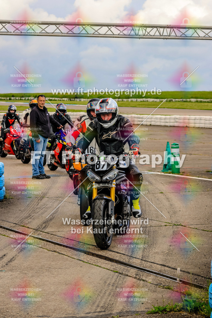 MotoTeam-9420 | Hier findet Ihr Bilder von Touristenfahrten auf der Nürburgring Nordschleife oder von anderen Veranstaltungen die ich besucht habe. Viel Spass beim Durch Schauen 