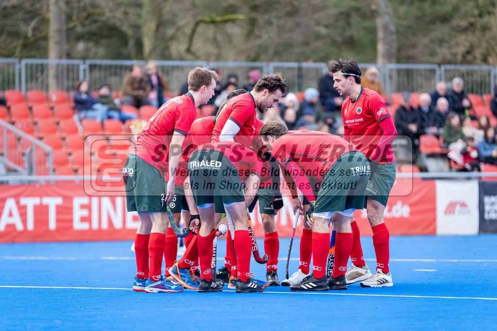 HK_20240323_109981 | 1. Bundesliga Hockey Herren Crefelder HTC - Mannheimer HC am 23.3.2024 Crefelder HTC  Hüttenallee, Krefeld , Breucker Julius ( Crefelder HTC #2 ) , Masi Pfandt ( Crefelder HTC #77 ) , Linus Michler ( Crefelder HTC #7 ) , Bachmann Lucas Maximilian ( Crefelder HTC #15 )