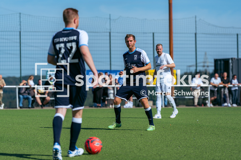 SV Jägerhaus-Linde – TSV Beyenburg | Kreisliga A: SV Jägerhaus-Linde gegen TSV Beyenburg, Wuppertal, 27.09.2026. Endstand: 1:2 (0:1). sportimfokus / Marcel Schwering - Realisiert mit Pictrs.com
