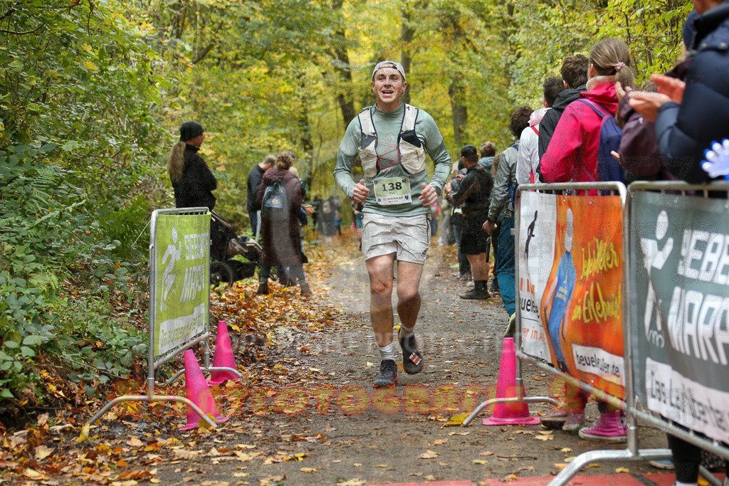 251026_1301_EX1_2240 | Sportfotografie im Rhein-Sieg Kreis, Köln, Bonn, NRW, Rheinland Pfalz, Hessen, etc. Unser Tätigkeitsfeld umfasst den Laufsport vom Volkslauf über den Marathon, Duathlon, Triathon bis zum Ultralauf wie Kölnpfad Ultra oder Schindertrail.