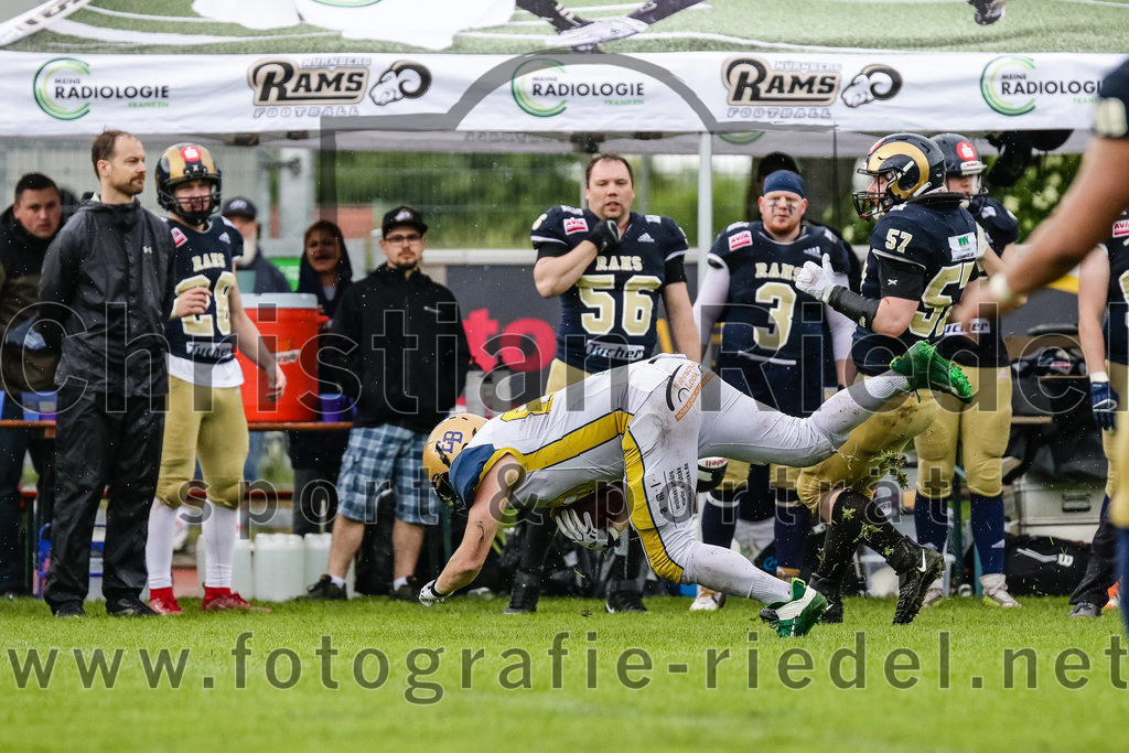 2022-05-29_095_Erding_Bulls_gegen_Nuernberg_Rams | Erding, Deutschland, 29.05.2022:
Fußball, Regionalliga 2022, 5. Spieltag, Erding Bulls gegen Nürnberg Rams, Endergebnis: 10:16

Foto: Christian Riedel / fotografie-riedel.net