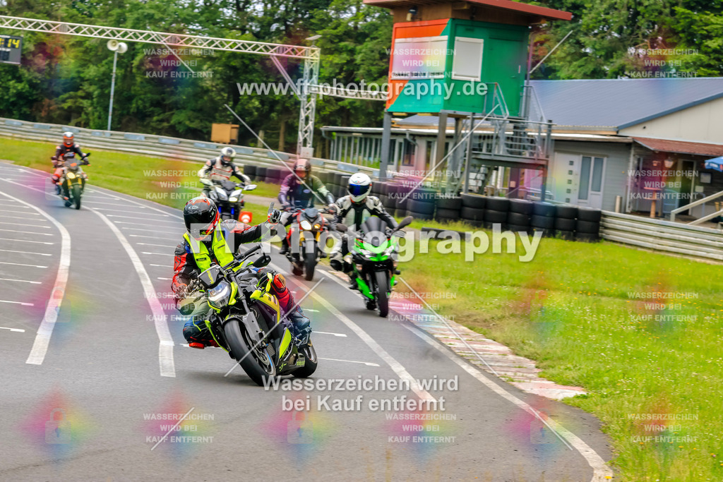 VBK-7830 | Hier findet Ihr Bilder von Touristenfahrten auf der Nürburgring Nordschleife oder von anderen Veranstaltungen die ich besucht habe. Viel Spass beim Durch Schauen 