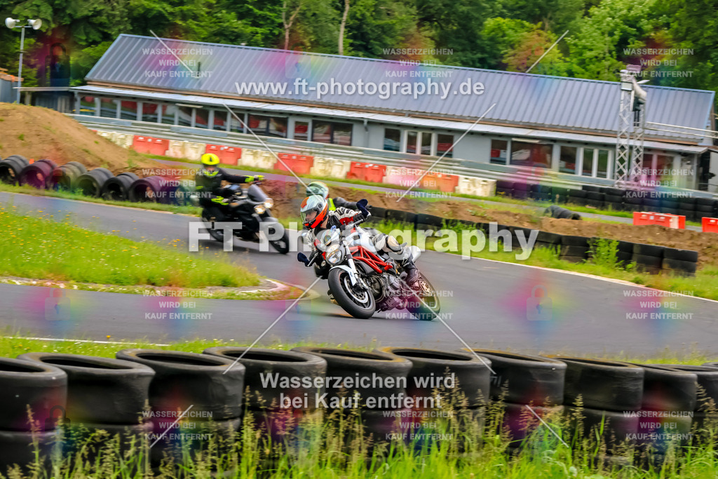 VBK-7421 | Hier findet Ihr Bilder von Touristenfahrten auf der Nürburgring Nordschleife oder von anderen Veranstaltungen die ich besucht habe. Viel Spass beim Durch Schauen 